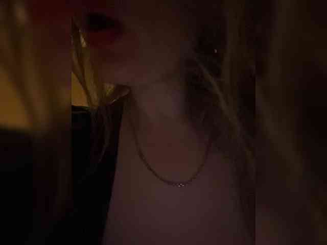 _IBlondy_ webcam