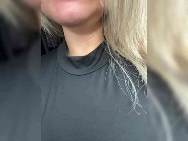 _IBlondy_ webcam