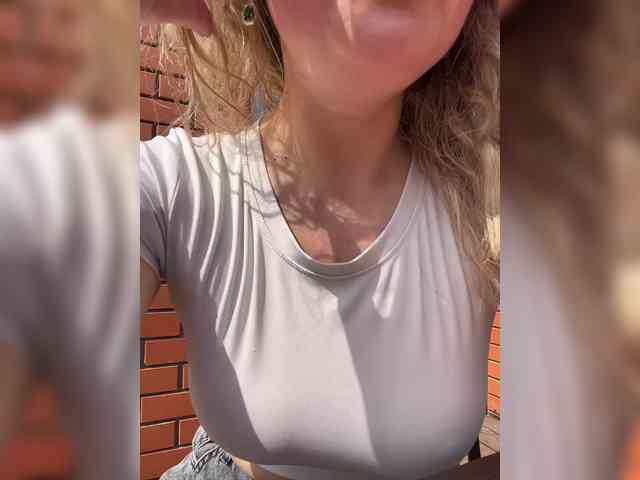 _IBlondy_ webcam