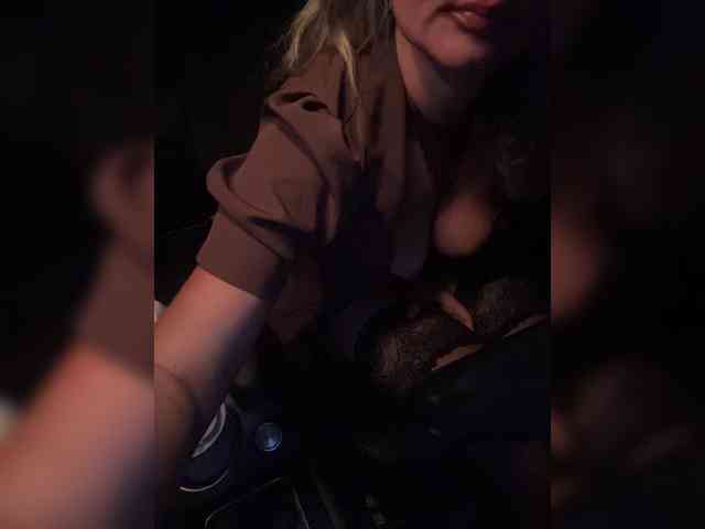 _IBlondy_ webcam