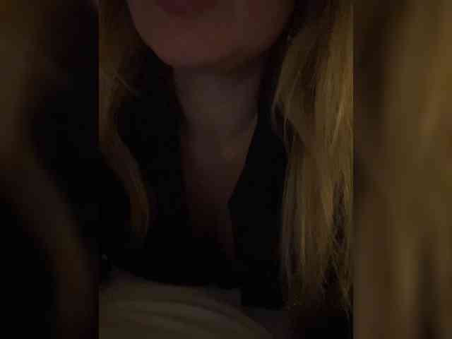 _IBlondy_ webcam