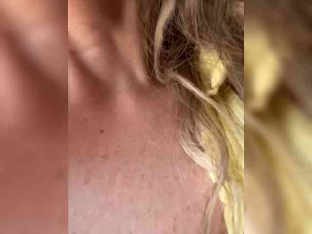 _IBlondy_ webcam