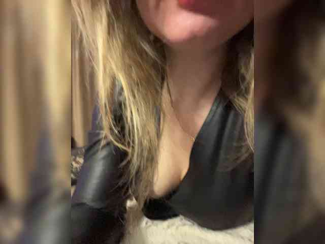 _IBlondy_ webcam