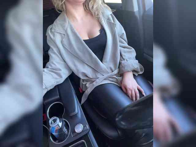 _IBlondy_ webcam