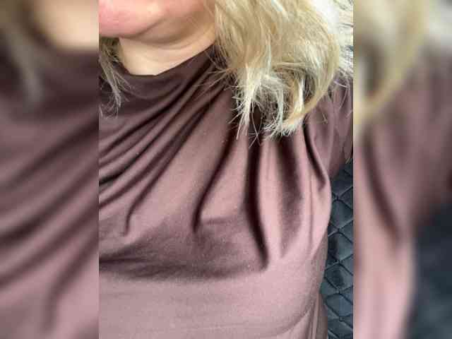 _IBlondy_ webcam
