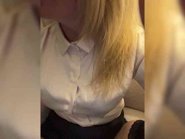 _IBlondy_ webcam