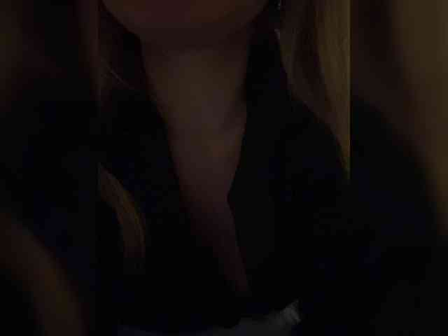 _IBlondy_ webcam