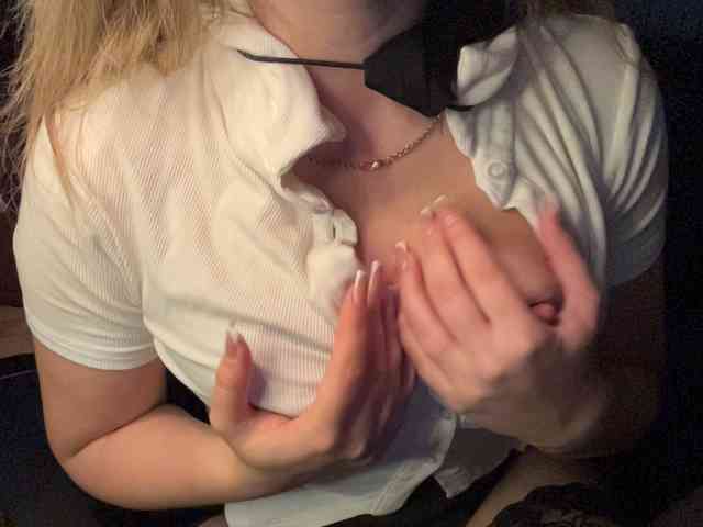_IBlondy_ webcam