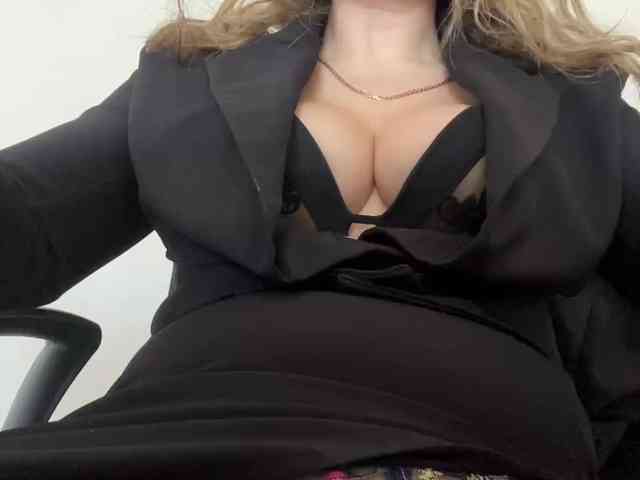 _IBlondy_ webcam