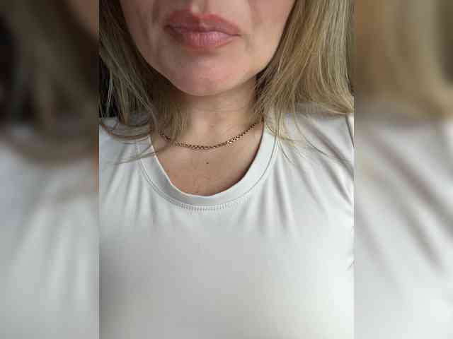 Model: _IBlondy_