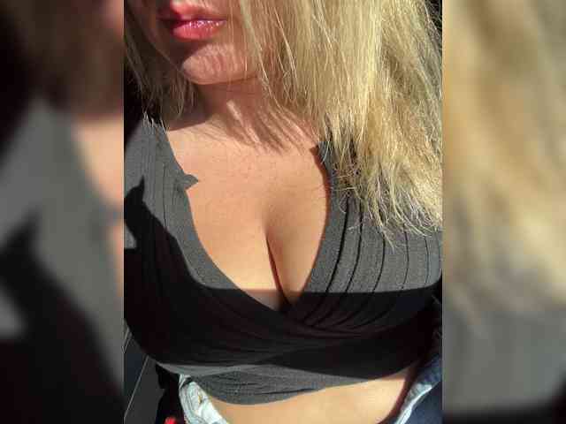 _IBlondy_ webcam
