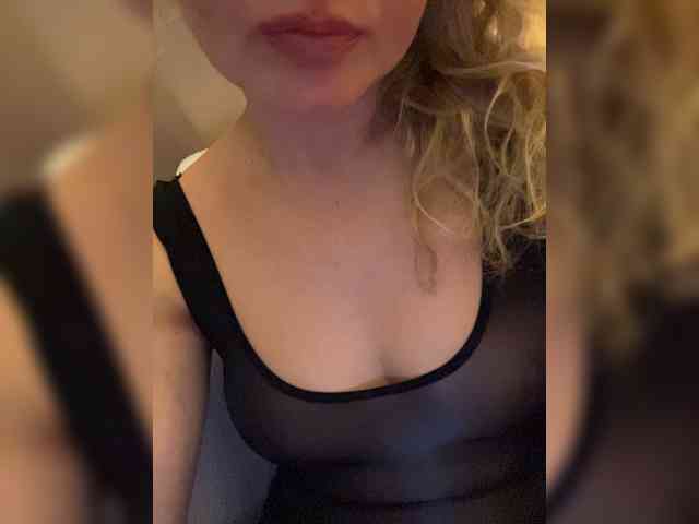 _IBlondy_ webcam