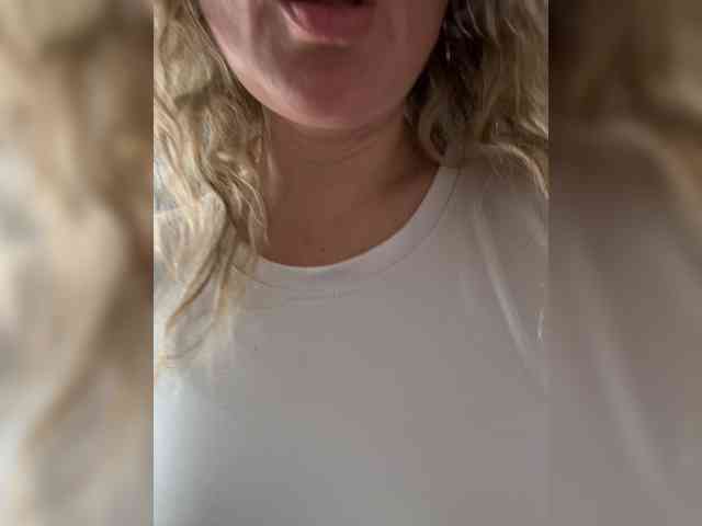 _IBlondy_ webcam
