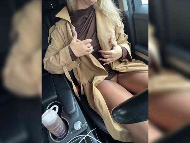 _IBlondy_ webcam