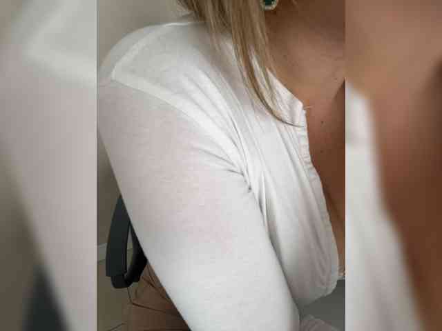 _IBlondy_ webcam