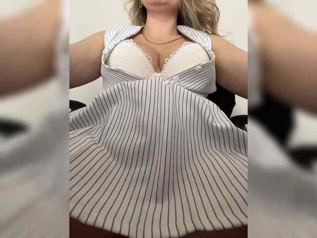 _IBlondy_ webcam