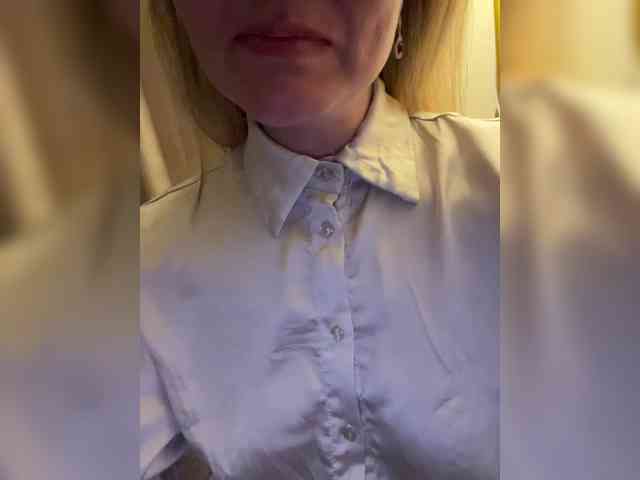 _IBlondy_ webcam
