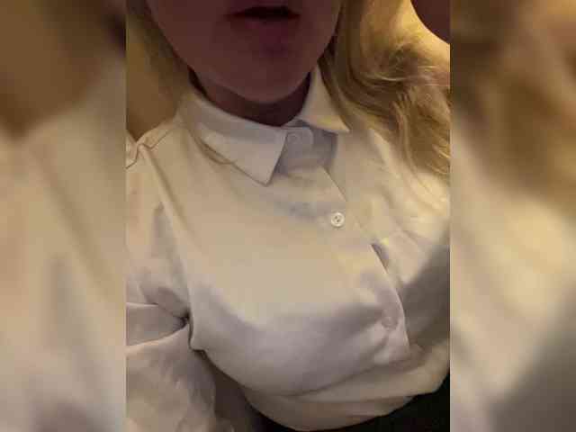 _IBlondy_ webcam