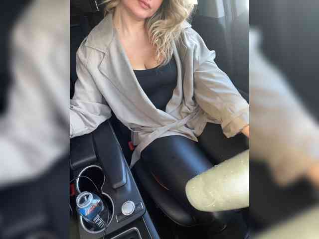 _IBlondy_ webcam