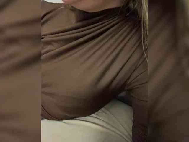 _IBlondy_ webcam