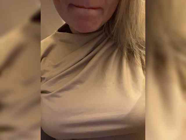 Model: _IBlondy_