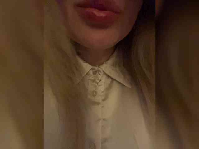 _IBlondy_ webcam