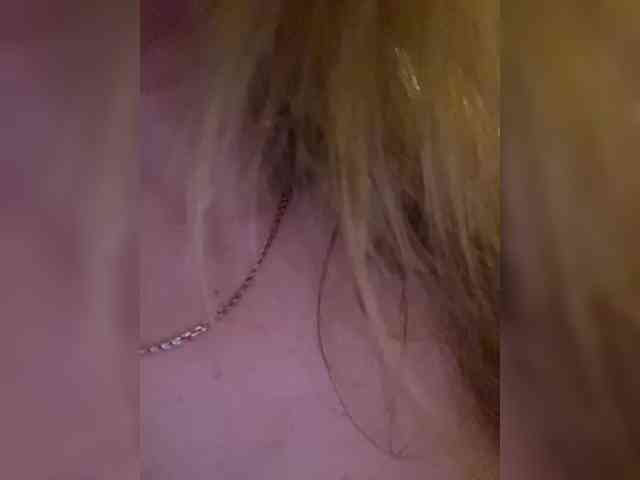 _IBlondy_ webcam