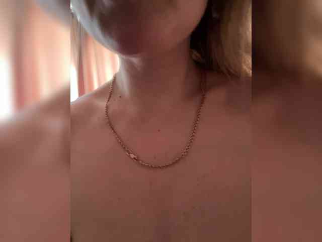 Model: _IBlondy_