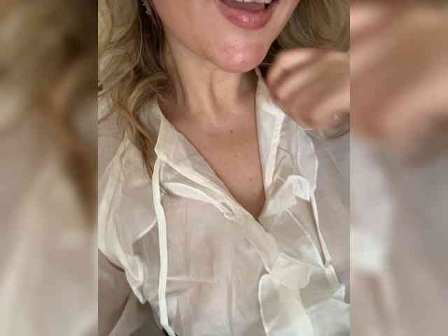 _IBlondy_ webcam