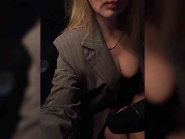 _IBlondy_ webcam