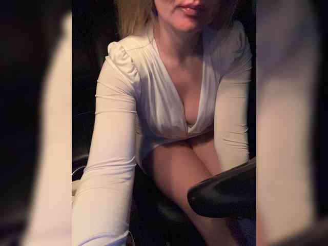 _IBlondy_ webcam