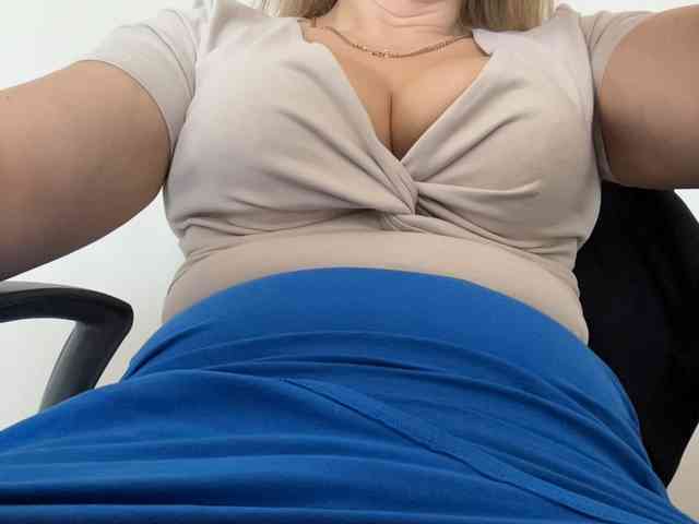 _IBlondy_ webcam