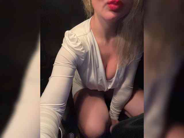 _IBlondy_ webcam