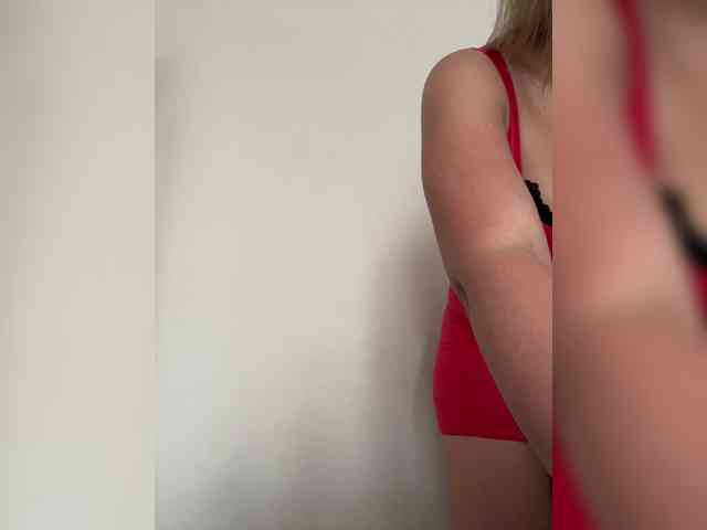 Model: _IBlondy_