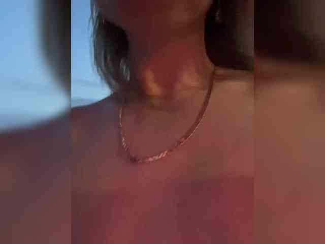 _IBlondy_ webcam