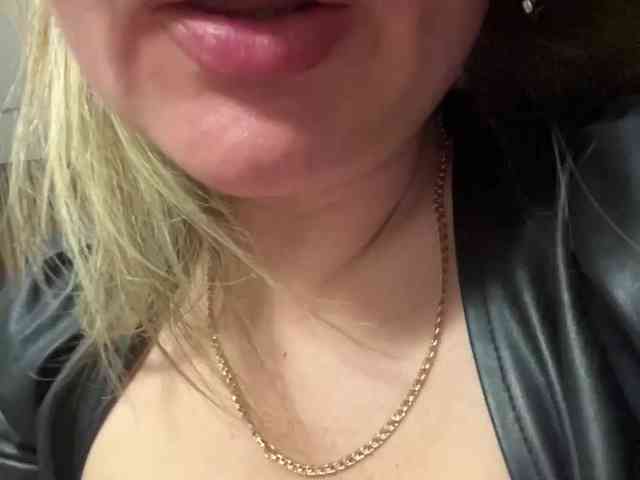 Модель: _IBlondy_