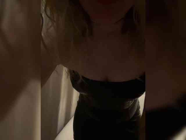 _IBlondy_ webcam