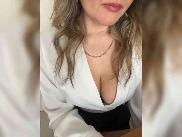 _IBlondy_ webcam