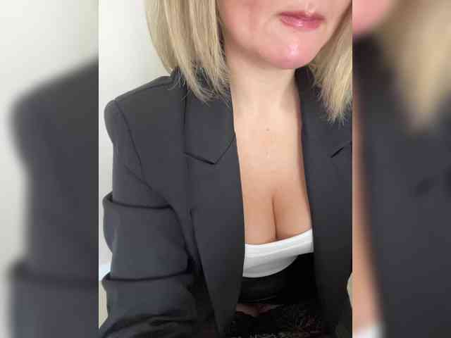 _IBlondy_ webcam