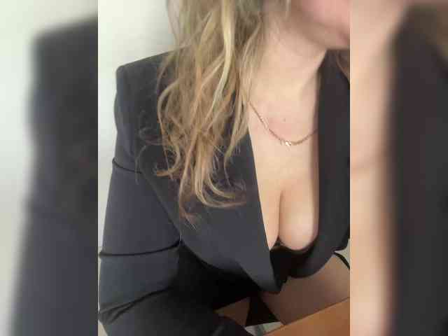 _IBlondy_ webcam