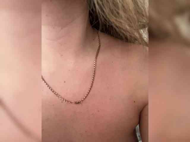Model: _IBlondy_