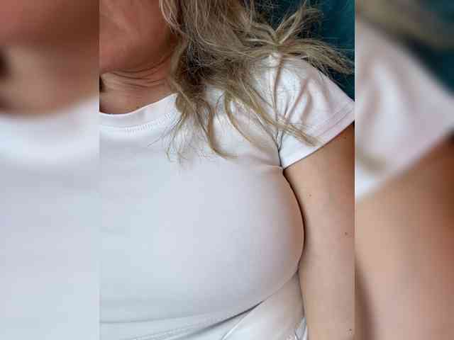 _IBlondy_ webcam