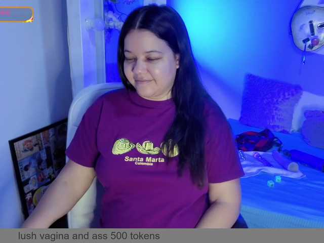 carolinahairy live cam on BongaCams