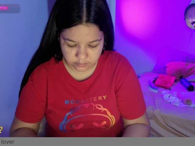 carolinahairy live cam on BongaCams