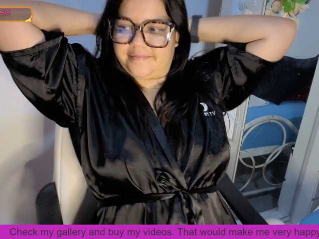 carolinahairy live cam on BongaCams