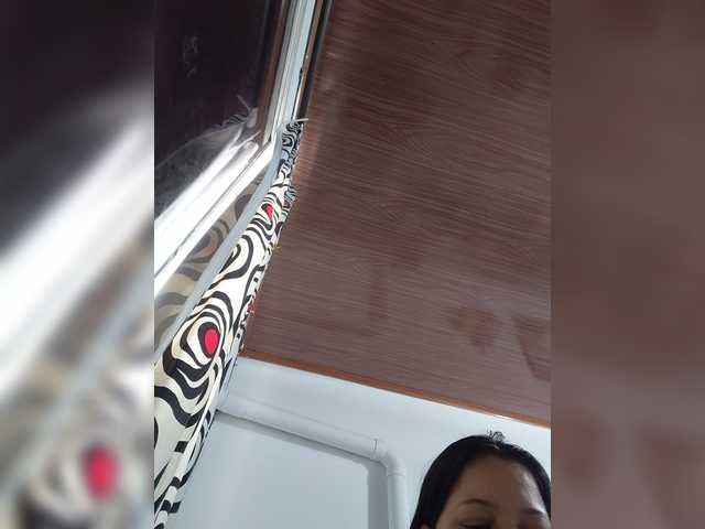 carolinahairy live cam on BongaCams