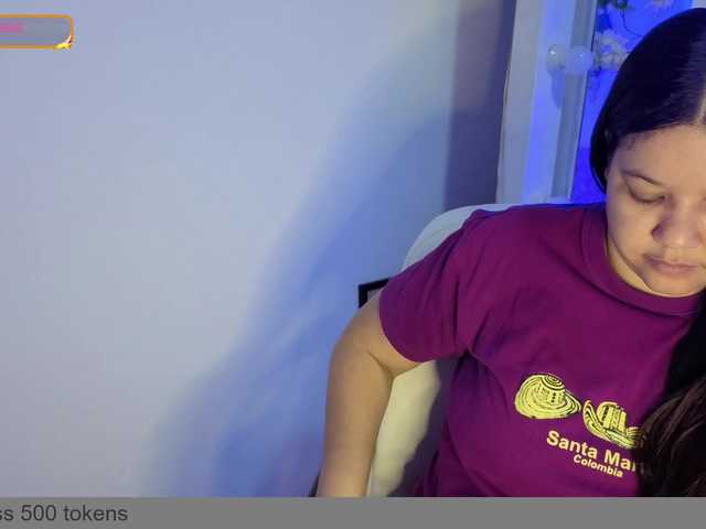 carolinahairy live cam on BongaCams
