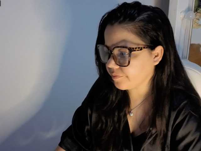 carolinahairy live cam on BongaCams