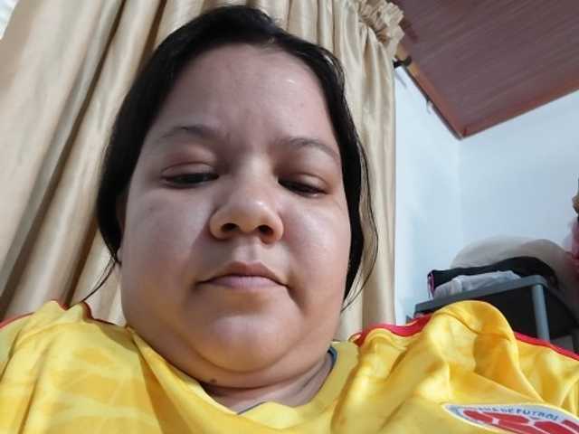 carolinahairy live webcam show