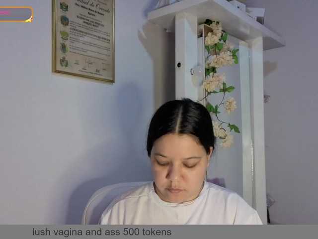 carolinahairy live cam on BongaCams